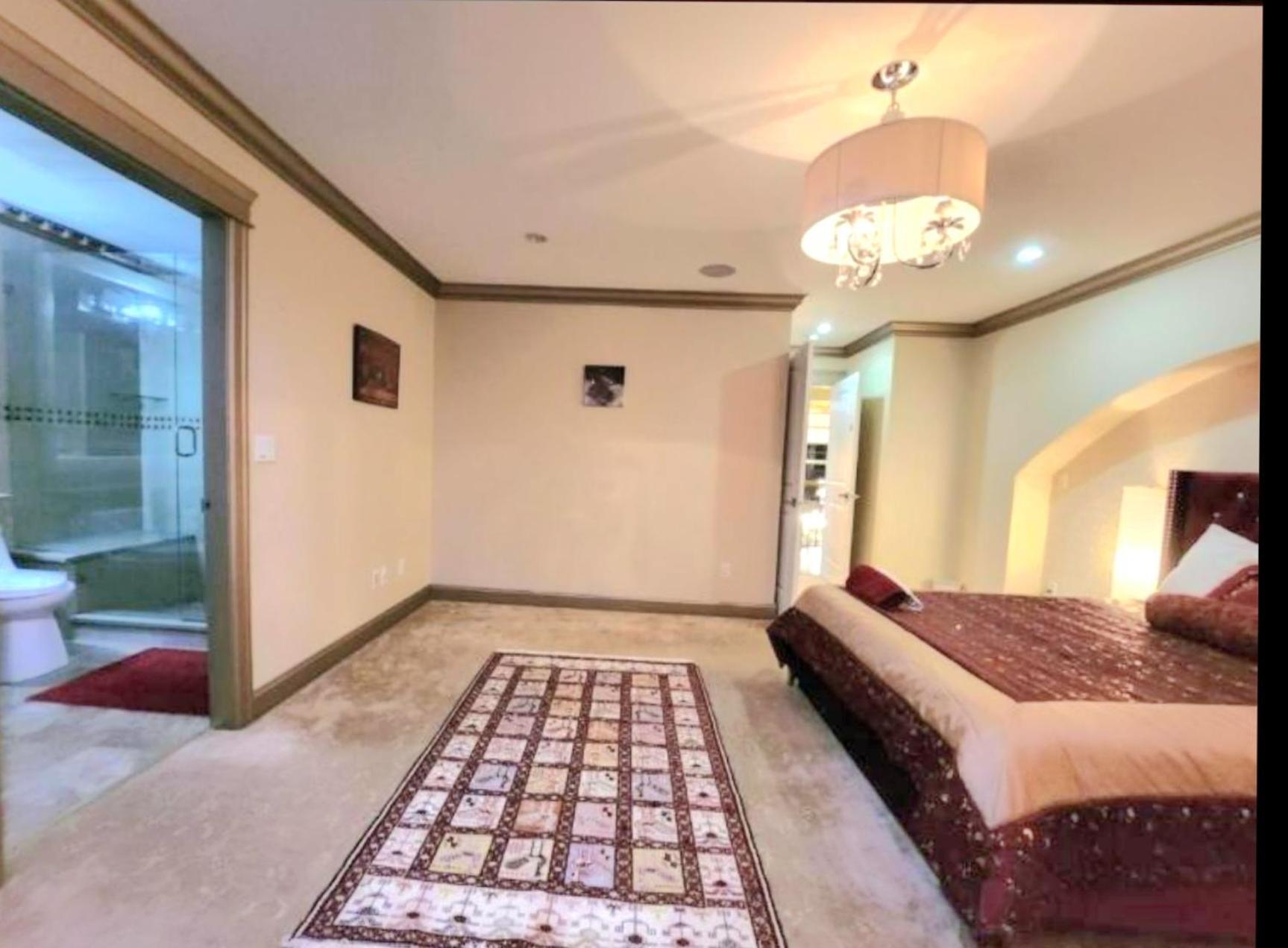 Empress Madani Palace Hotel Surrey Exterior photo